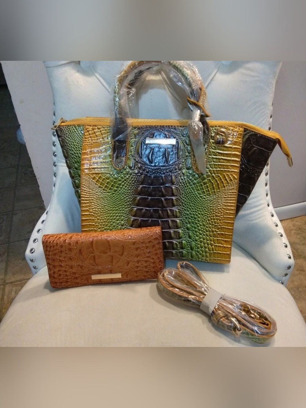 Green Brown Croc-Embossed Tote Bag with Matching Wallet - Picture 1 of 10